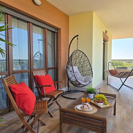 Golden Hour Apartment - Panoramic Terrace Fiumicino Bagian luar foto